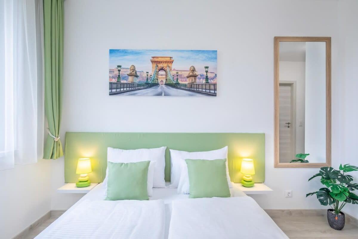 Apartment With Garden Terrace Budapest
