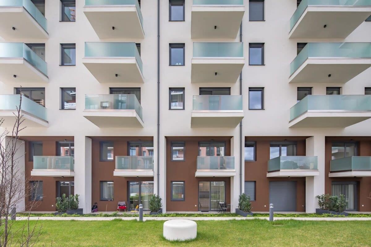 With Garden Terrace Apartment *